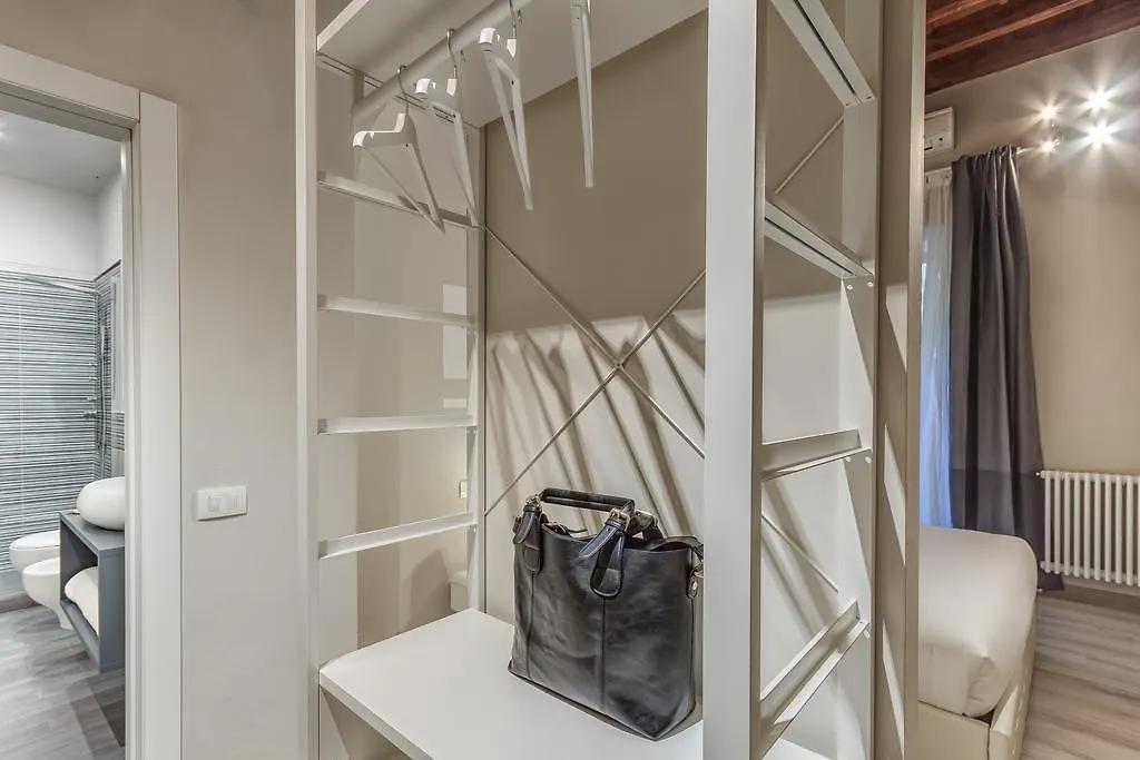 Macci Courtyard Apartment Florence